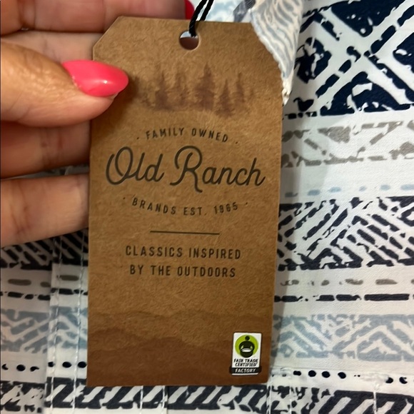 Black and White Geometric Casual Button Down Shirt - Picture 3 of 7